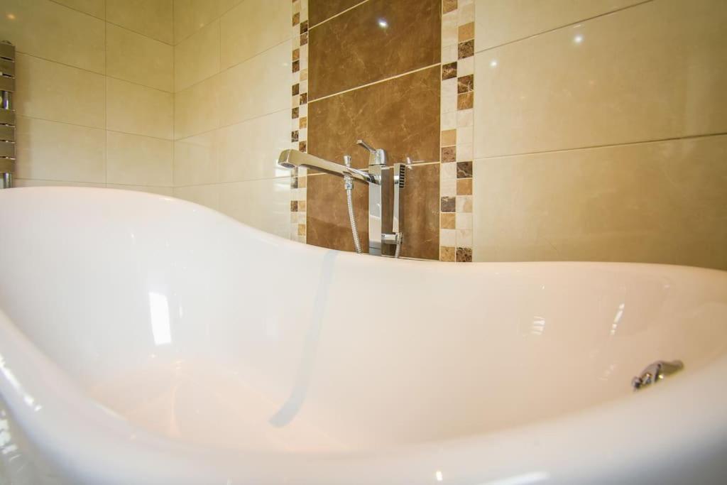 Luxurious & Tranquil Riverside Getaway Great Harwood Luaran gambar